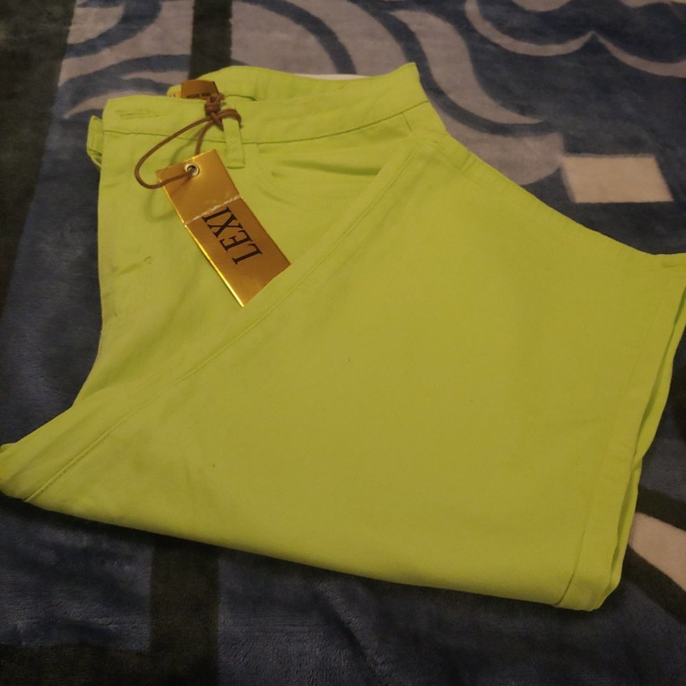 Womans Capri pants